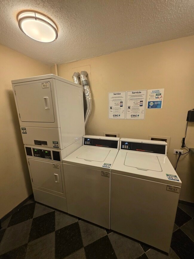 Building Photo - 1840 Huntington Blvd