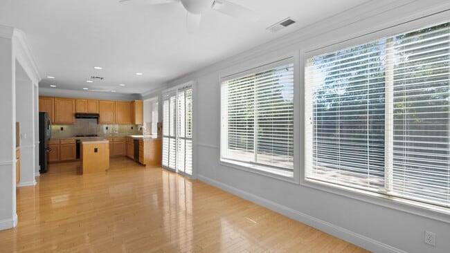 Building Photo - Rolling Hills Beauty! 4 Bedroom 3 Bath