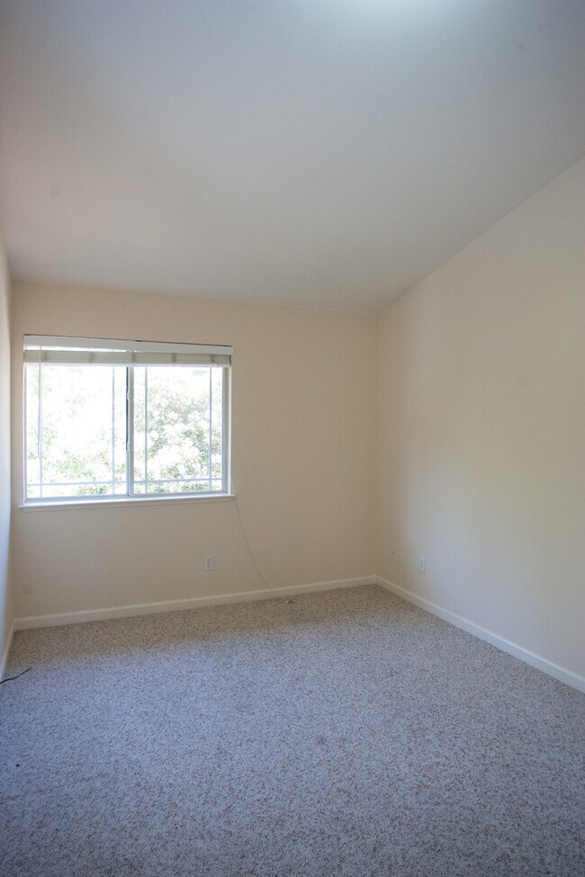 Building Photo - Coming Soon! Conveniently Located Townhome...