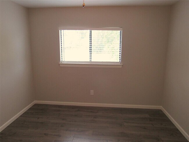 Building Photo - 3311 Golden Willow Dr
