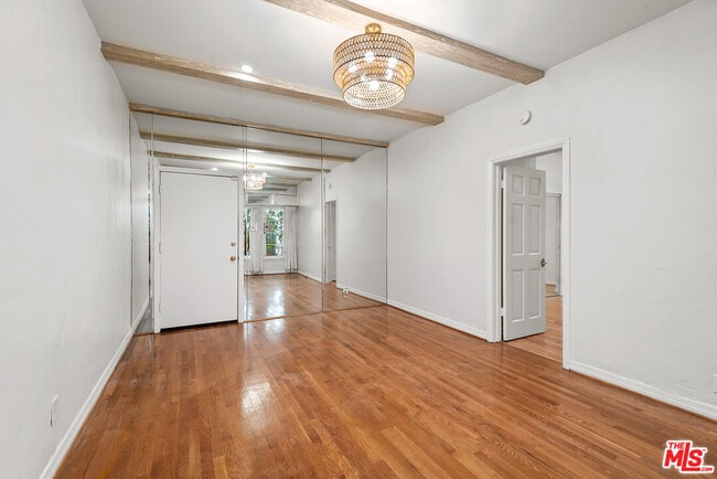 Building Photo - 340 N Oakhurst Dr