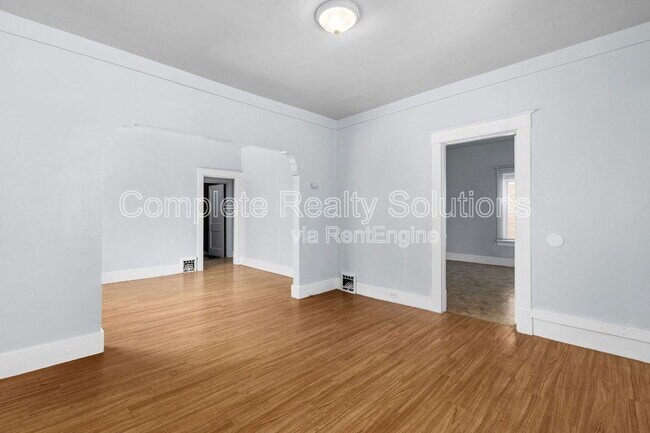 Building Photo - 8896 Alva Ave