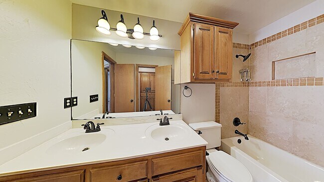 Building Photo - 4 Bedroom 3 Bathroom 3 Car Garage with Sto...