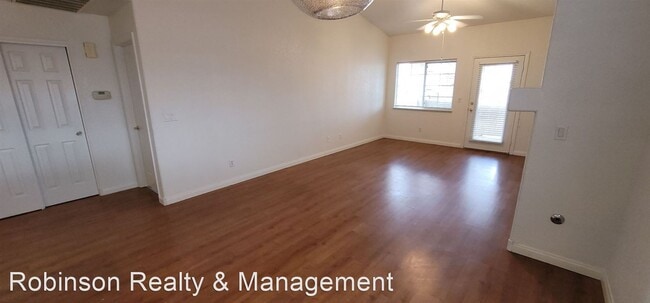 Building Photo - 2 br, 2 bath House - 3327 Erva St. Unit # 201