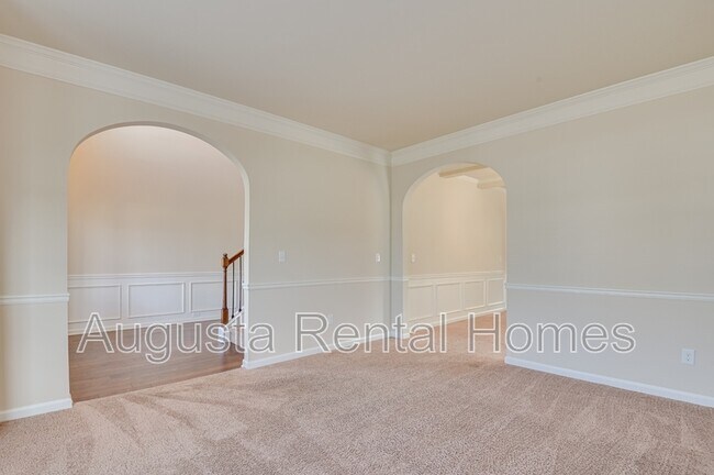 Building Photo - 5014 Vine Ln