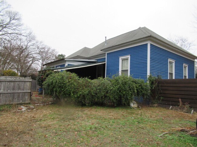 Building Photo - 416 W Montgomery St