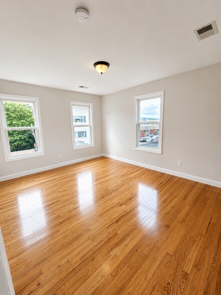 Bedroom 2 - 101 2nd St