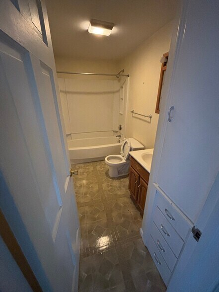 Building Photo - 133 North St