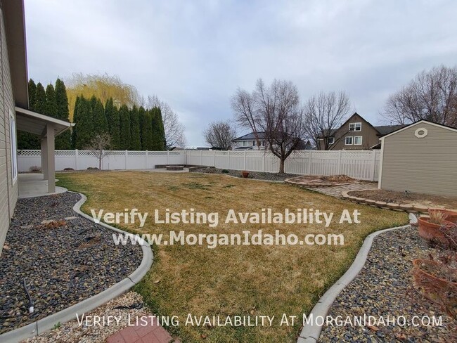 Building Photo - 2330 W Trestle Dr