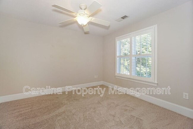 Building Photo - 181 Streamside Pl