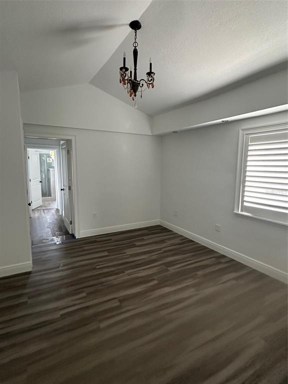 Building Photo - 2610 S Dundee St