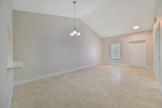Building Photo - 8555 Bernwood Cove Loop