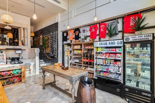 Building Photo - 309 Vine St