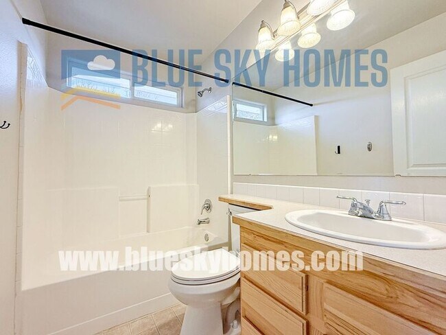 Building Photo - 4916 W McNealy St