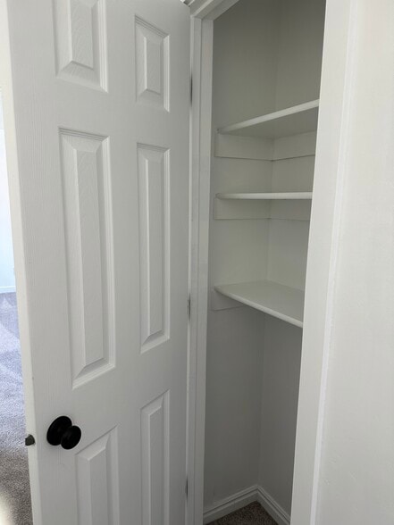 Building Photo - 614 N 550 E