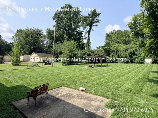 Building Photo - 4008 Irvington Dr