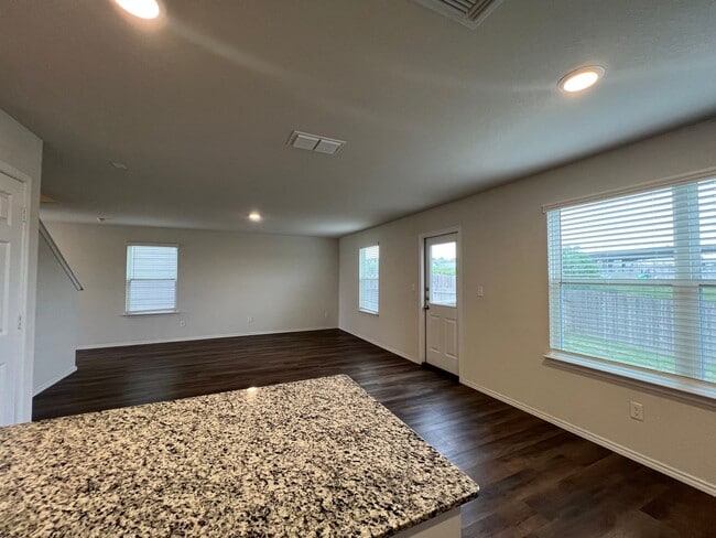 Building Photo - Stunning 4 bdrm Two-Story in  NBTX