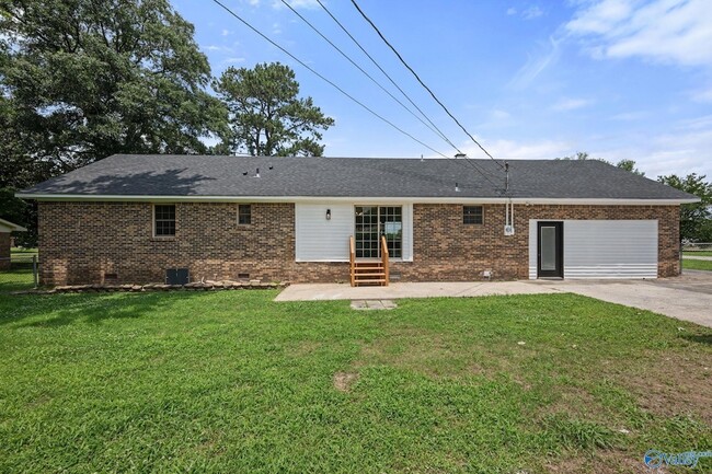 Building Photo - 117 Bates St