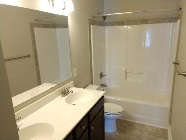 Building Photo - 150 Tipperary St