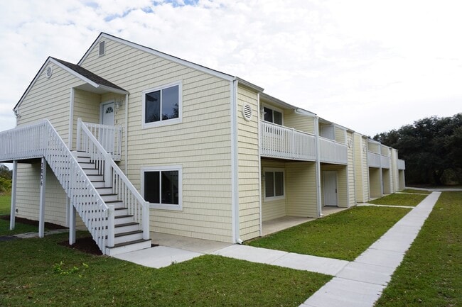 Primary Photo - 2BR/1BA Beautiful Condo in Hampstead off S...