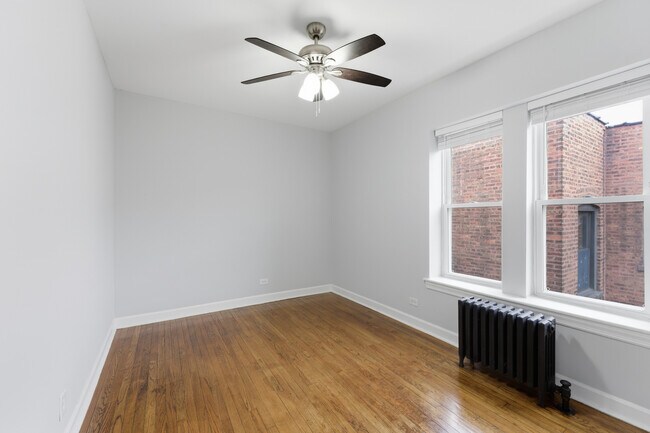 Building Photo - 1722 W Juneway Terrace