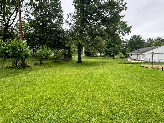 Building Photo - 1117 Dauphine Ln