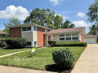Building Photo - 47 Pamela Dr