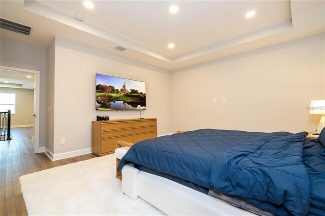 Building Photo - 5090 Shady Pnes Dr