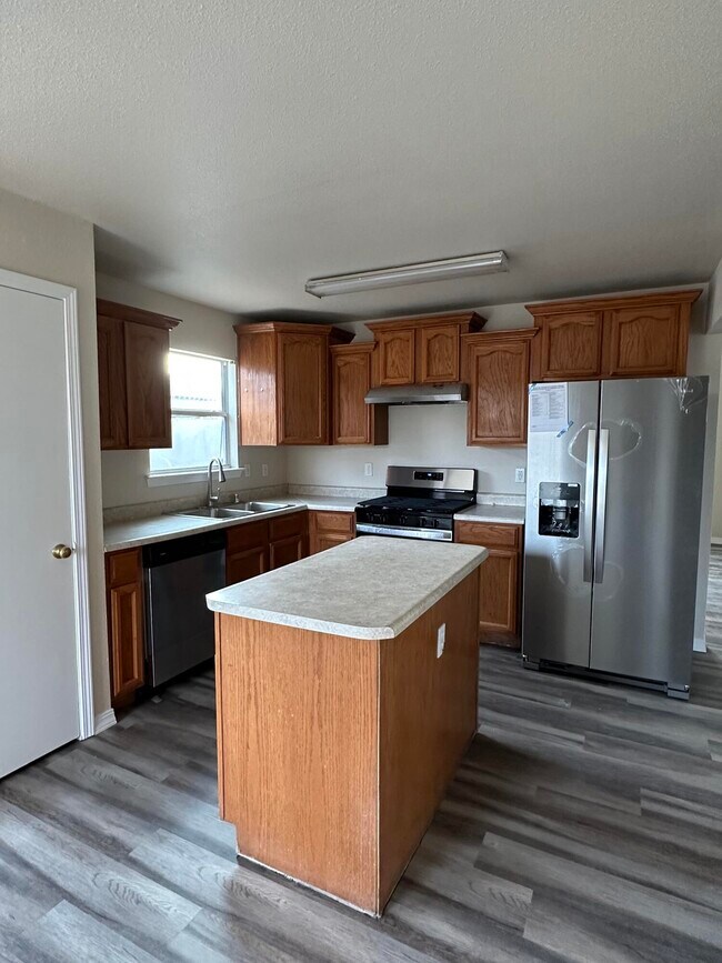 Building Photo - 760 Desert Ash Dr