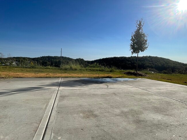 Building Photo - 112 Briarwood Dr E