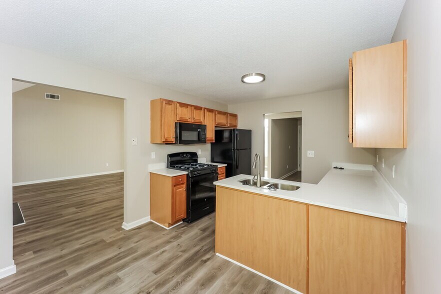 Building Photo - 6024 Birdseye Tr