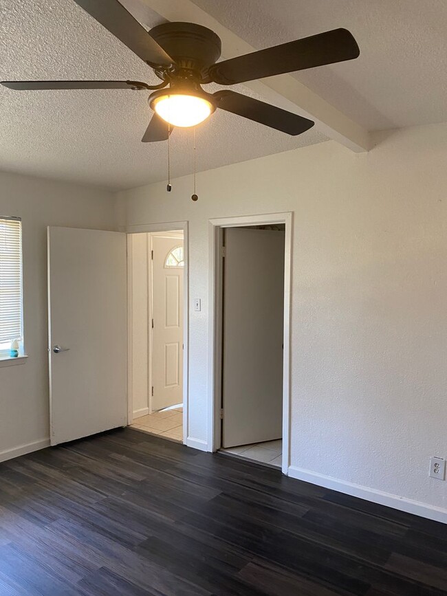 Building Photo - Now Available!! Quaint Los Banos Home