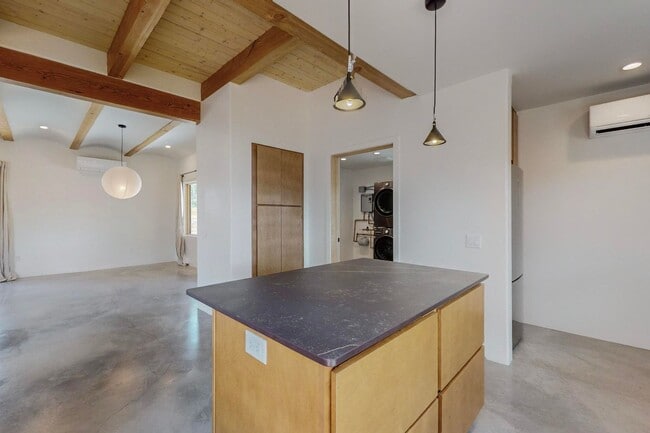 Building Photo - North Valley Fabulous 2018/sf 2 Bedroom  2.5 Bath  with Garage
