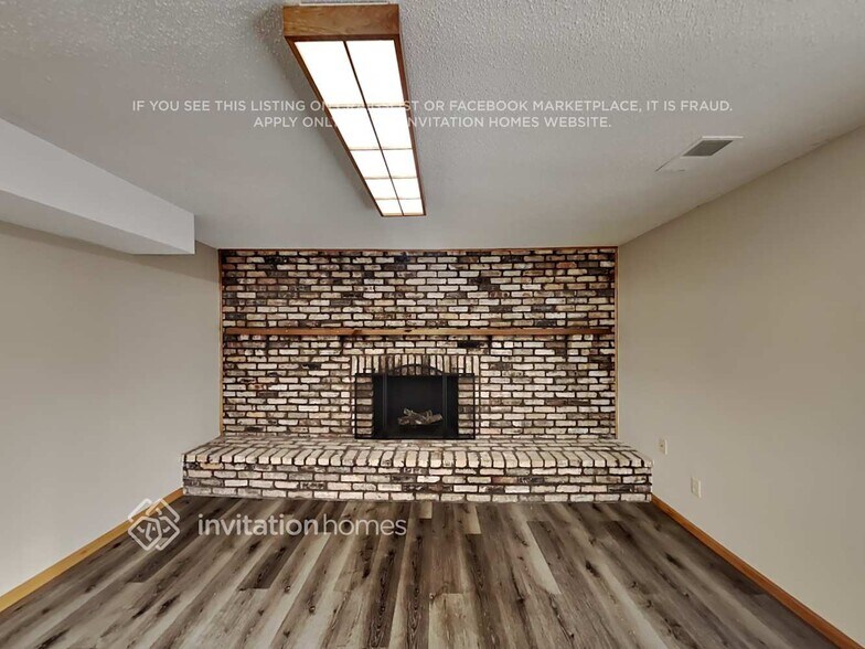 Building Photo - 12825 46th Ave N