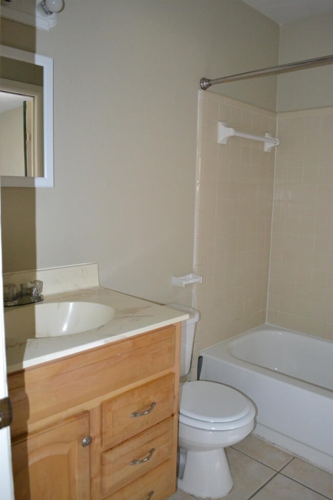 Building Photo - 2041 Continental Ave