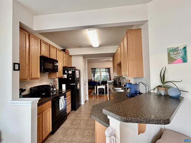 Building Photo - 76 Villa Circle
