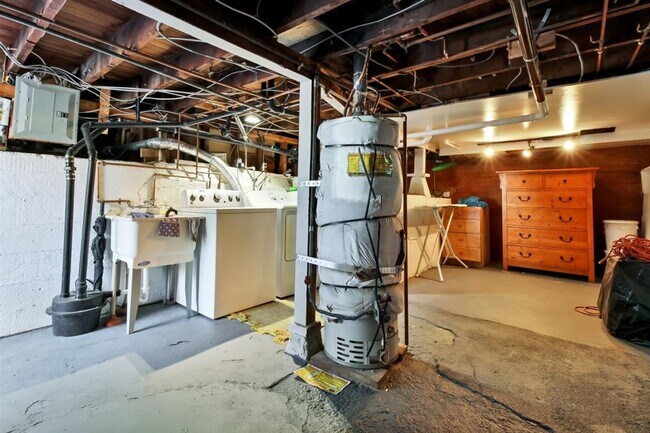 Building Photo - 2775-2777 E.21st Street