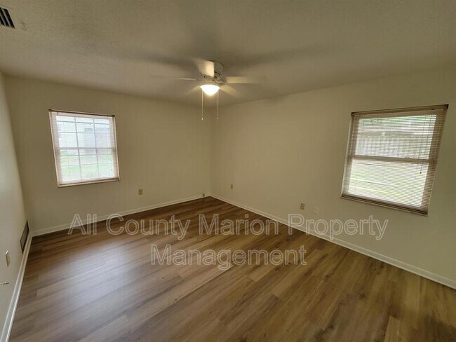 Building Photo - 1511 SE 40th Ct