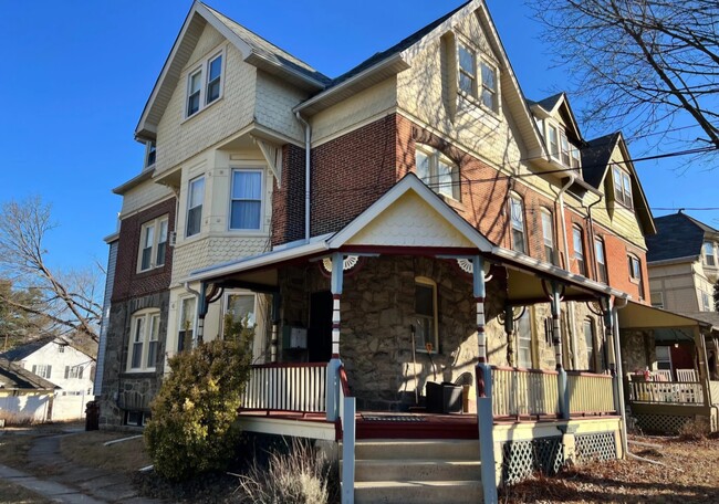 Primary Photo - 77 W Lacrosse Ave