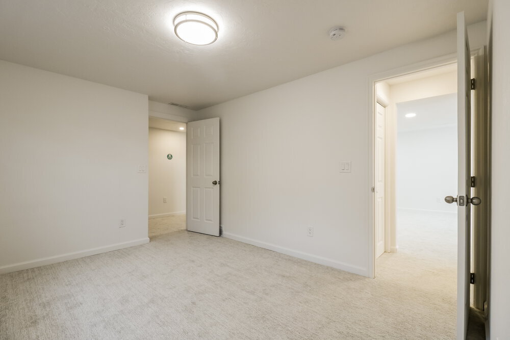 Building Photo - 2098 E Weeping Willow Way