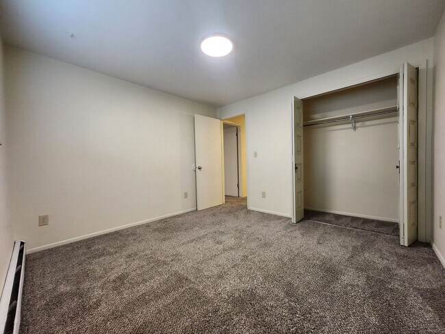 Building Photo - 6632 Dublin Loop W