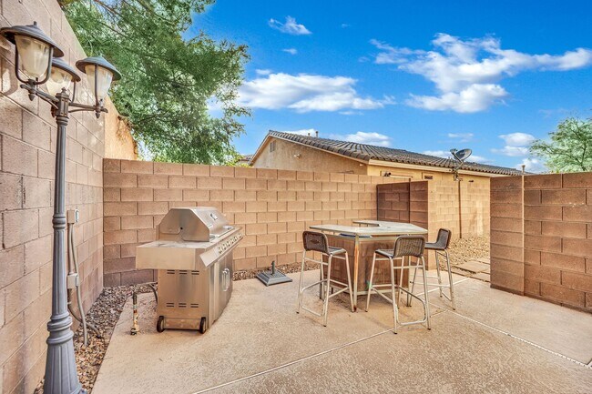 Building Photo - 875 Chaste Ct