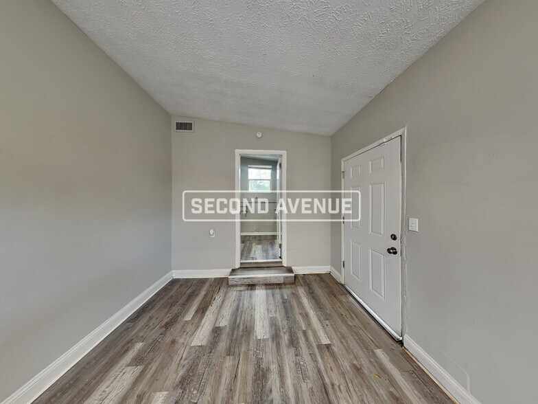 Building Photo - 4144 Katanga Dr N