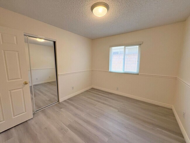 Building Photo - Beautiful Home in a Cul-de sac