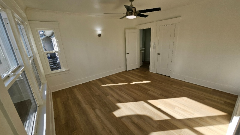 Building Photo - 3220 W 2nd St