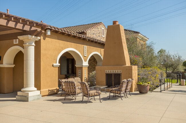 Building Photo - 2802 Bellezza Dr