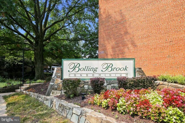 Building Photo - 3314 S 28th St