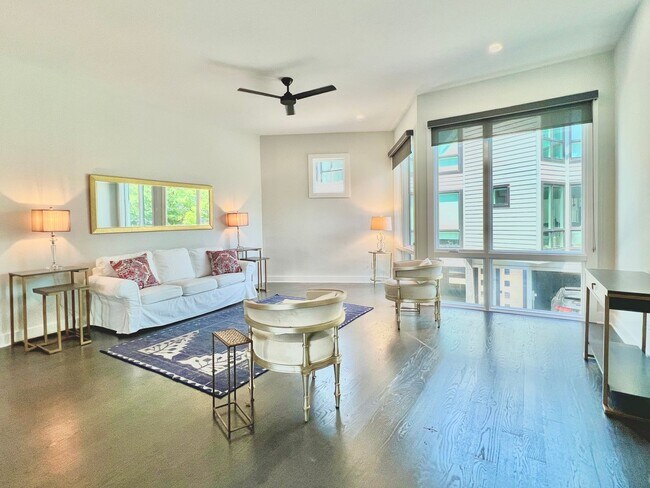 Building Photo - Modern Townhome with Roof Terrace in Dilworth Neighborhood Charlotte NC