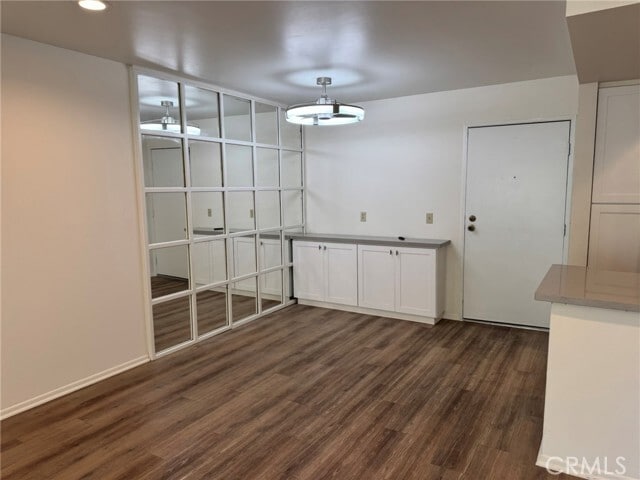 Building Photo - 700 W 3rd St