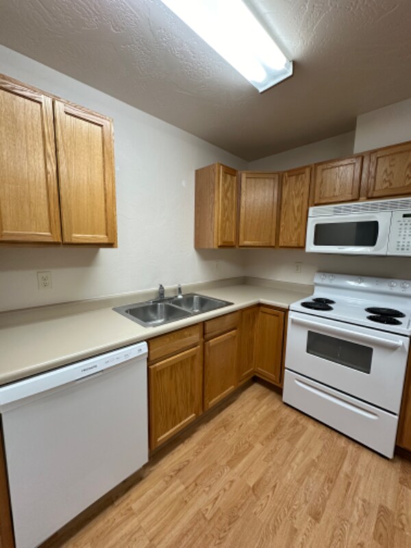 Building Photo - 37 Appleway Dr